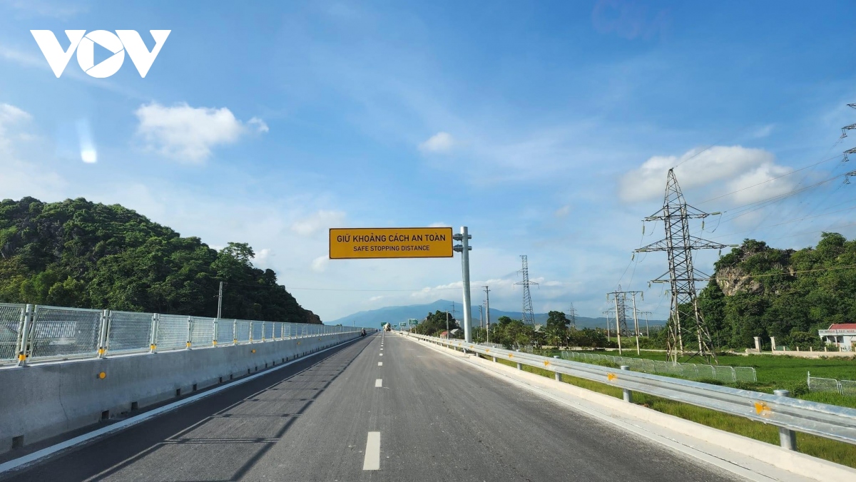 Với việc đồng thời hoàn thành đoạn tuyến gần 10km cuối thuộc dự án Mai Sơn-Quốc lộ 45 và dự án Nghi Sơn-Diễn Châu, dự án cao tốc bắc-nam phía đông (giai đoạn 1) sẽ “thông mạch” từ Hà Nội tới Diễn Châu (Nghệ An).
