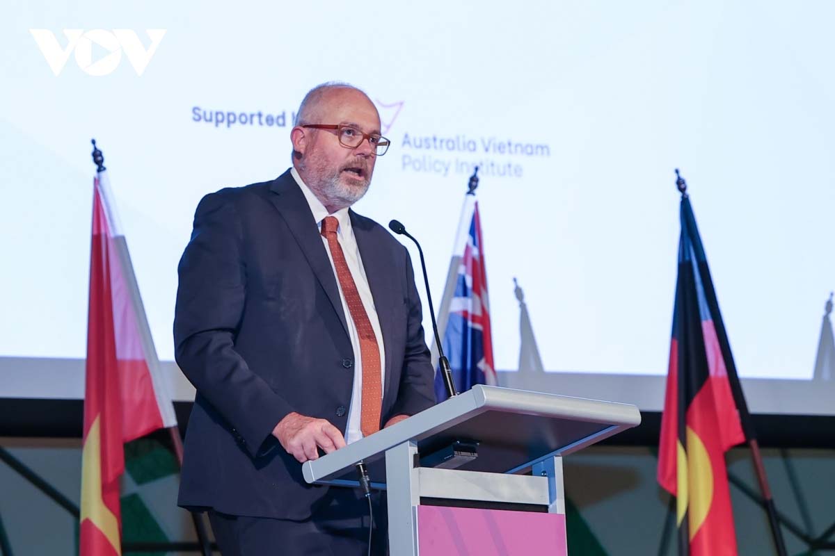 Đồng Bộ trưởng Sản xuất và Thương mại Australia Tim Ayres.