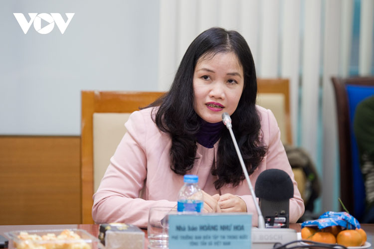 Nhà báo Hoàng Như Hoa, Phó Trưởng ban Ban biên tập tin trong nước, TTXVN chia sẻ tại tọa đàm.