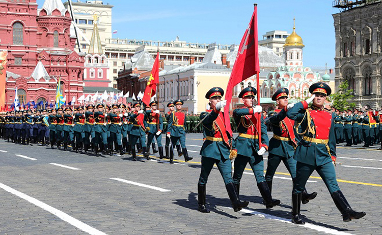  Duyệt binh trên Quảng trường Đỏ. (Nguồn: Kremlin.us)