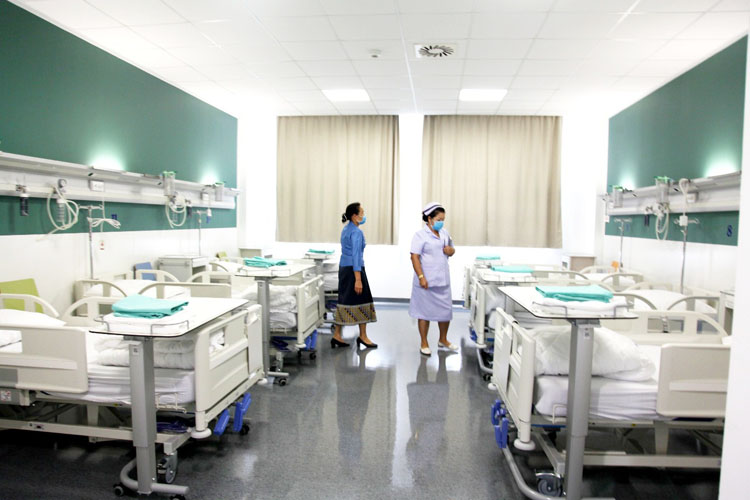 Một phòng cách ly chuẩn bị đón người nghi nhiễm covid ở Bệnh viện Hữu Nghị.