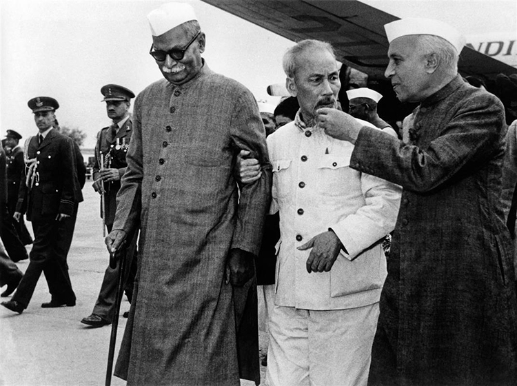 Chủ tịch Hồ Chí Minh đến Ấn Độ năm 1958 (ảnh: KT)