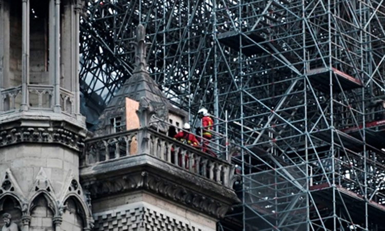 Trong lúc này, chính phủ Pháp đang tiếp tục đẩy mạnh các dự án liên quan đến việc phục dựng Nhà thờ Đức Bà Paris. (Ảnh: AFP).Trong lúc này, chính phủ Pháp đang tiếp tục đẩy mạnh các dự án liên quan đến việc phục dựng Nhà thờ Đức Bà Paris. (Ảnh: AFP).