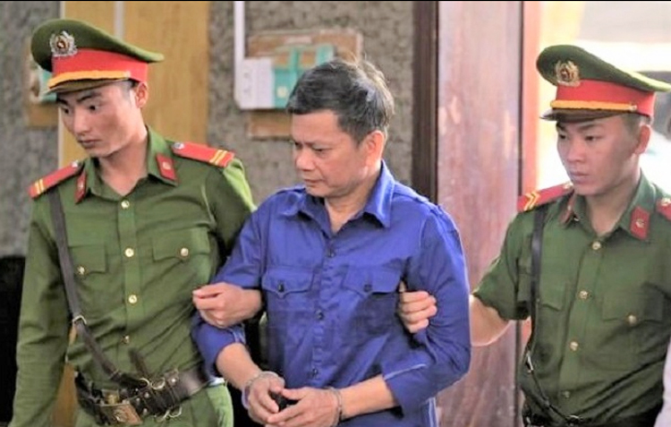 Bị cáo Lò Văn Huynh tại phiên tòa xét xử vụ gian lận thi cử hồi tháng 10/2019.