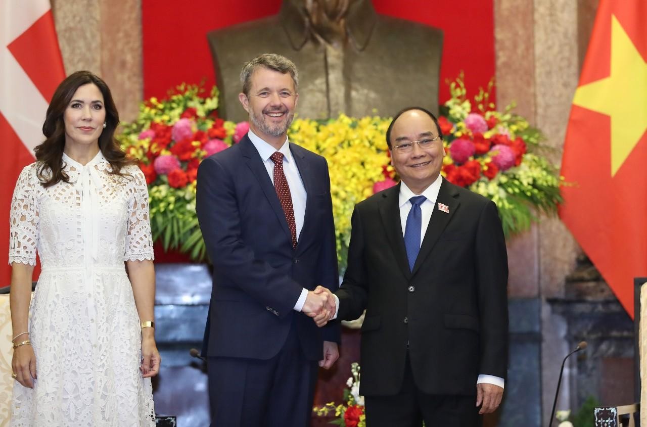 Chủ tịch nước Nguyễn Xuân Phúc tiếp Thái tử Đan Mạch Frederik và Công nương phu nhân. (Ảnh: Như Ý)