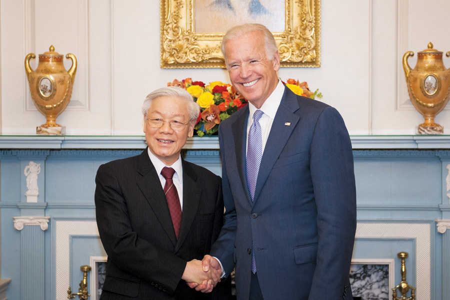 Tổng Bí thư Nguyễn Phú Trọng và Phó Tổng thống Joe Biden tại cuộc chiêu đãi trong chuyến thăm chính thức của Tổng Bí thư tới Mỹ năm 2015. (Anhr: KT)