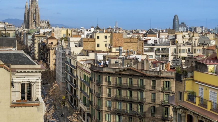 Chính phủ Tây Ban Nha vừa quyết định chấm dứt “thị thực vàng” cấp cho công dân ngoài Liên minh châu Âu (EU) nhằm ngăn chặn nguy cơ đầu cơ bất động sản. (Ảnh: AFP)