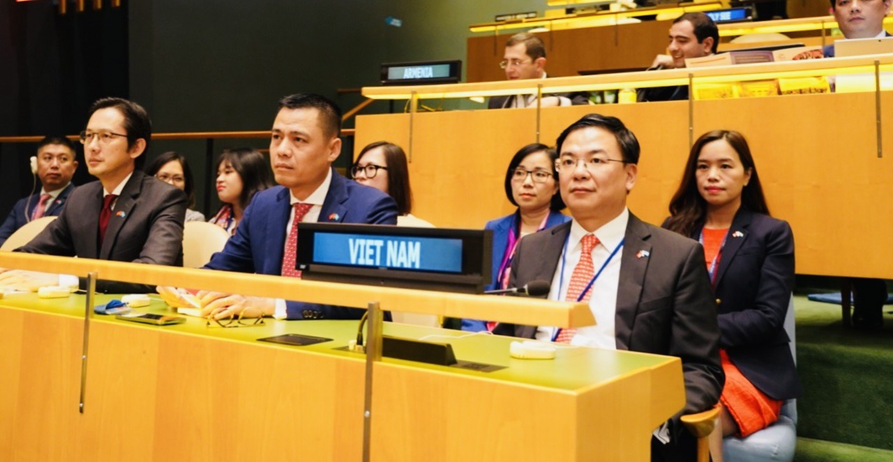 Đoàn Việt Nam tham dự phiên họp bỏ phiếu và công bố kết quả thành viên HĐNQ LHQ nhiệm kỳ 2023-2025. (Nguồn: Phái đoàn Việt Nam tại LHQ)