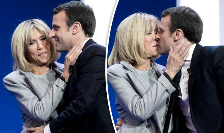Tổng thống Emmanuel Macron và vợ- bà Brigitte Trogneux. (Ảnh: Daily Express)