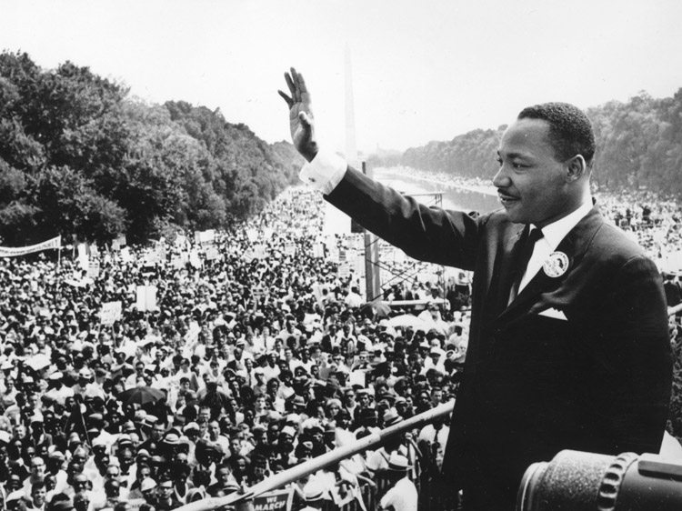 Martin Luther King với bài diễn văn bất hủ “I have a dream” (tạm dịch là “Tôi có một giấc mơ”) ngay tại Đài tưởng niệm Lincoln ở Thủ đô Washington D.C. (Ảnh: Agence France Presse/Getty Images)