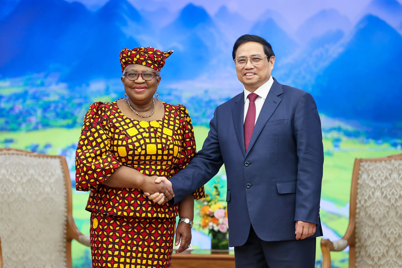 Thủ tướng Phạm Minh Chính tiếp Tổng Giám đốc WTO Ngozi Okonjo-Iweala trong chuyến thăm làm việc tại Việt Nam hồi tháng 5/2023. (Ảnh: VGP/Nhật Bắc)
