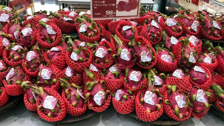 Nhiều loại hoa quả nhiệt đới của Việt Nam được quảng bá trên Hệ thống siêu thị của Aeon.