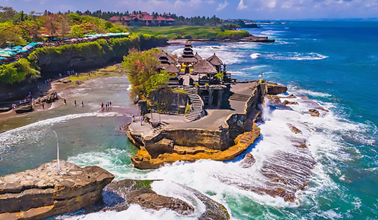 Indonesia mở cửa trở lại hòn đảo du lịch Bali cho du khách từ 19 quốc gia đủ điều kiện. (Ảnh: KT)
