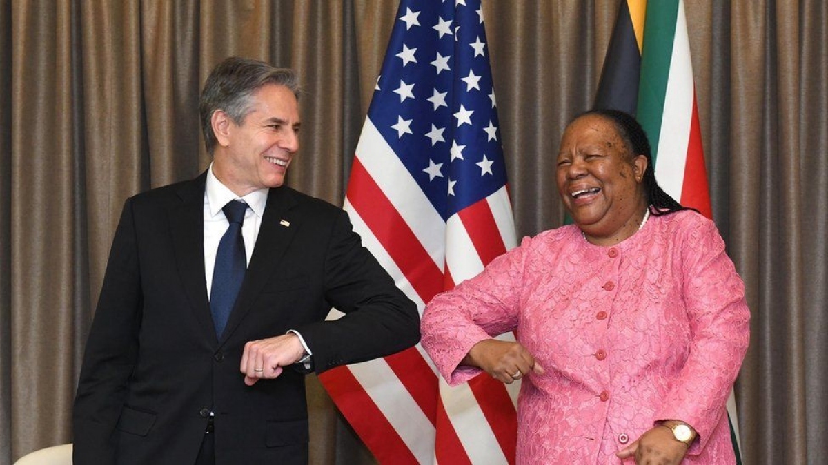 Ngoại trưởng Mỹ Blinken và Ngoại trưởng Nam Phi Pandor. (Ảnh: BBC)