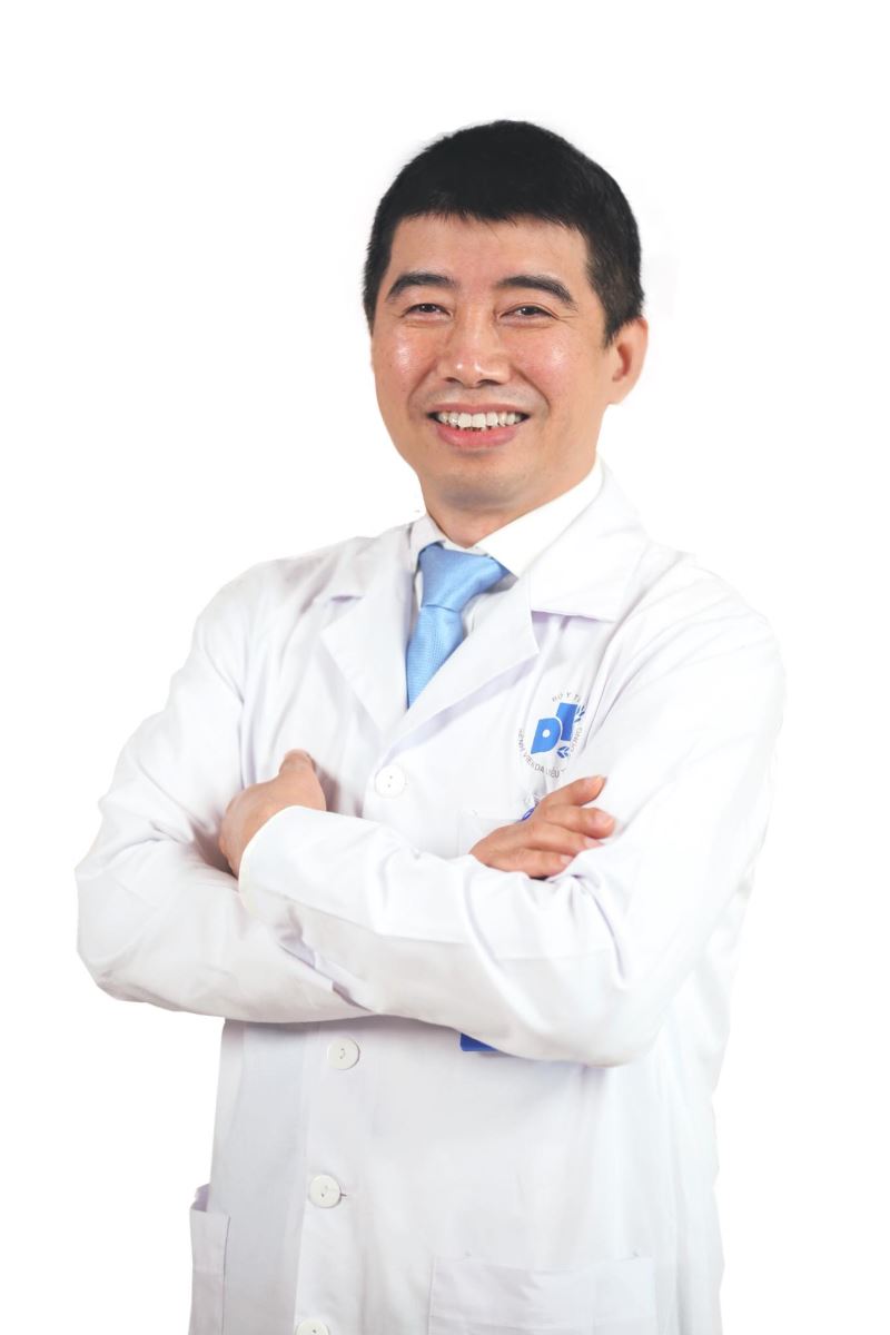 TS.BS Vũ Thái Hà, Trưởng khoa Nghiên cứu và Ứng dụng công nghệ tế bào gốc, Bệnh viện Da liễu Trung ương.