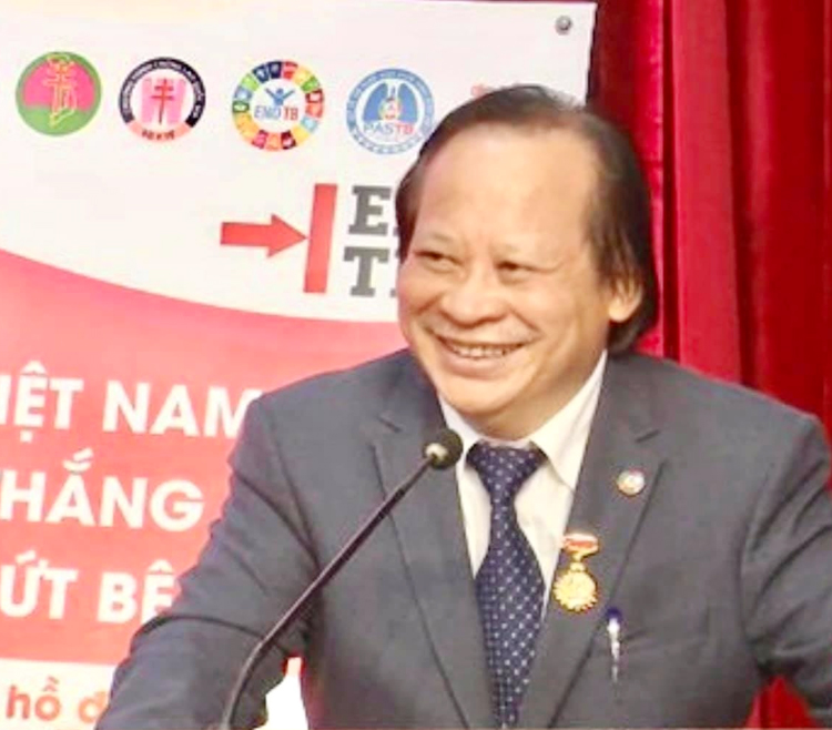 PGS.TS Nguyễn Viết Nhung, Giám đốc Bệnh viện Phổi Trung ương,