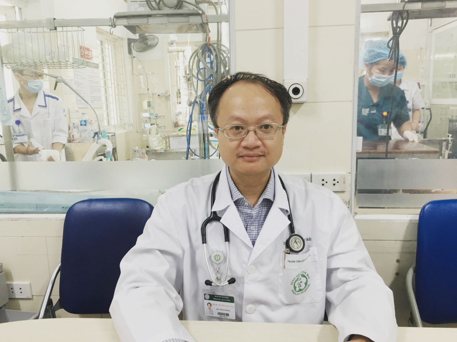 bác sĩ Nguyễn Quốc Thái, Trung tâm Bệnh nhiệt đới, Bệnh viện Bạch Mai.
