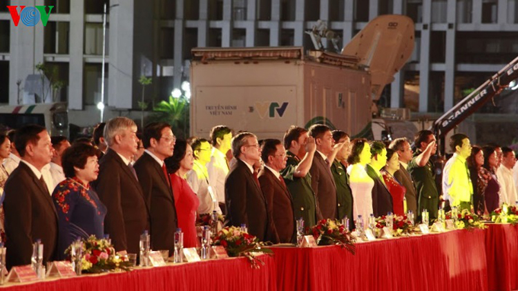 Lãnh đạo Đảng, Nhà nước dự Lễ kỷ niệm 60 năm Bác Hồ thăm Sơn La. Ảnh: Trần Long.