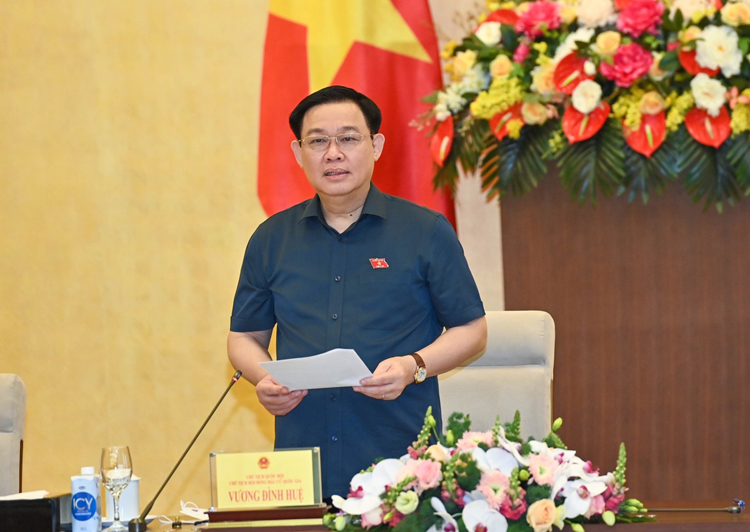 Chủ tịch Quốc hội Vương Đình Huệ phát biểu tại phiên họp thứ 8 của Hội đồng Bầu cử Quốc gia.