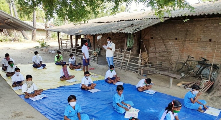 Trẻ em Ấn Độ học tập trong bối cảnh đại dịch Covid-19 (Ảnh: UNICEF)
