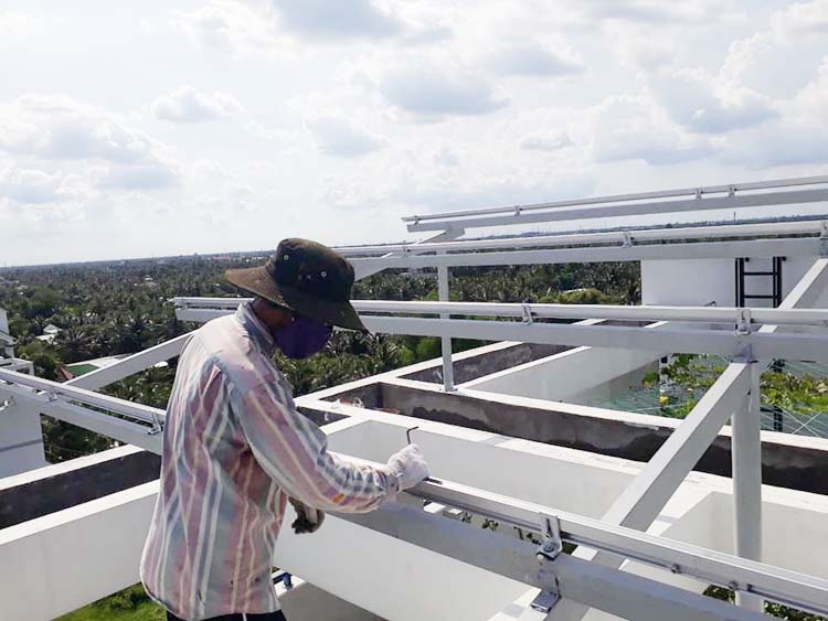 Nhiều hộ dân tại Tp. Mỹ Tho, tỉnh Tiền Giang đầu tư lắp đặt điện mặt trời mái nhà.