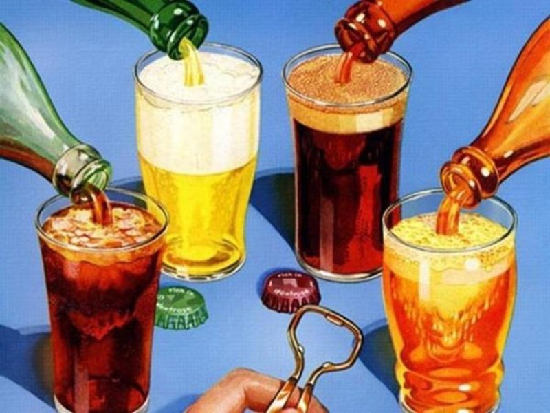 Việc tiêu thụ đồ uống có đường không chỉ gây thừa cân béo phì mà còn tạo gánh nặng kép tới sức khỏe và y tế. (ảnh minh hoạ: KT)