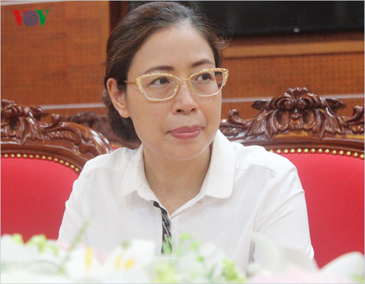 Bà Bùi Thị Kim Tuyến, Phó Giám đốc Sở GD-ĐT tỉnh Hòa Bình.