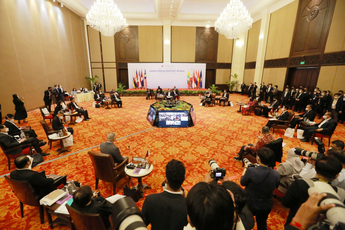 Hội nghị hẹp các Bộ trưởng Ngoại giao ASEAN (AMMR).