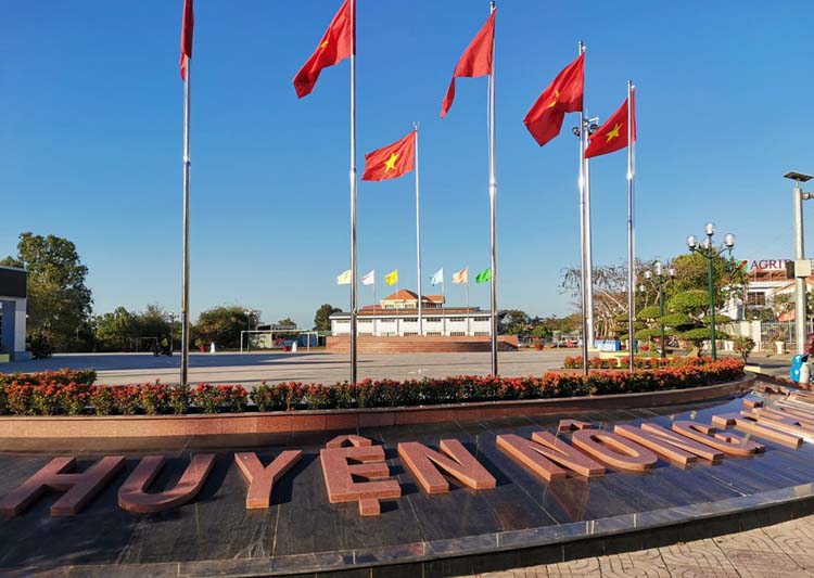 Một công trình chào mừng Đại hội Đảng các cấp ở Long An - Công trình Quảng trường huyện Châu Thành đã đưa vào sử dụng trong tháng 2/2020. (Ảnh: Báo Long An)