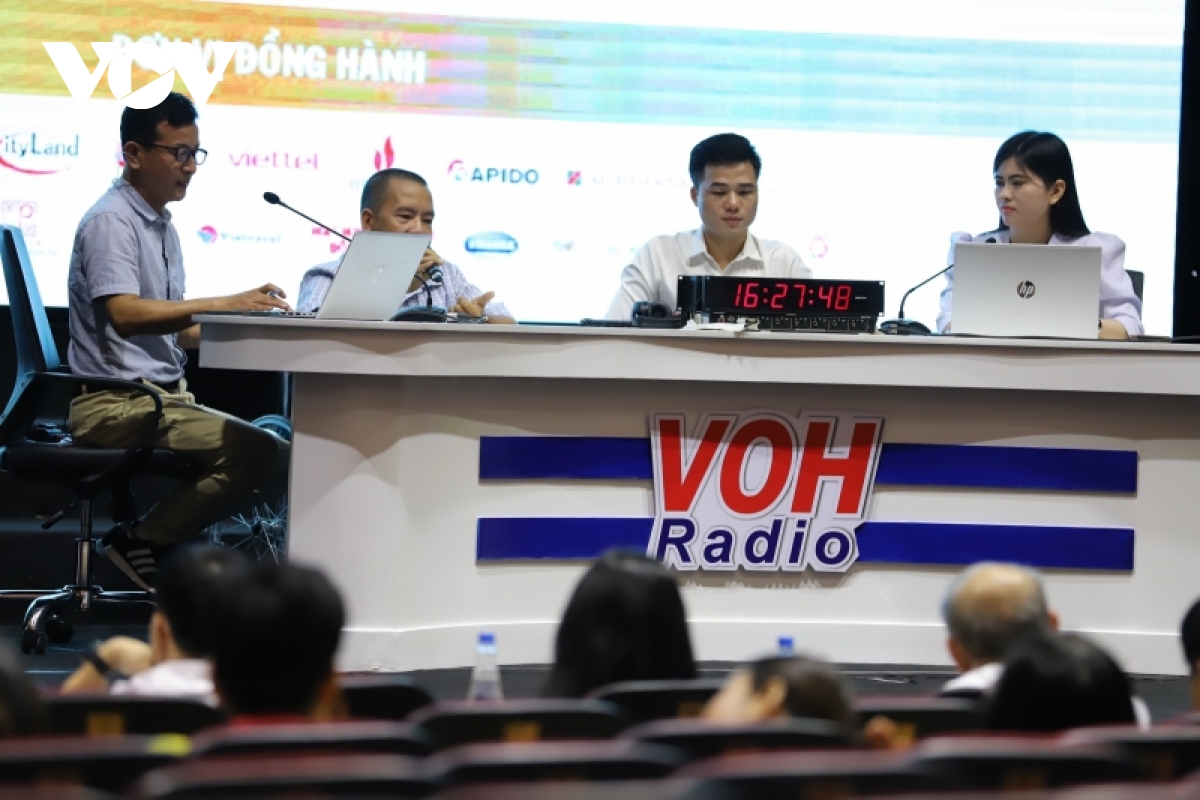 Phần thi phát thanh trực tiếp của Đài Phát thanh truyền hình Bình Phước.