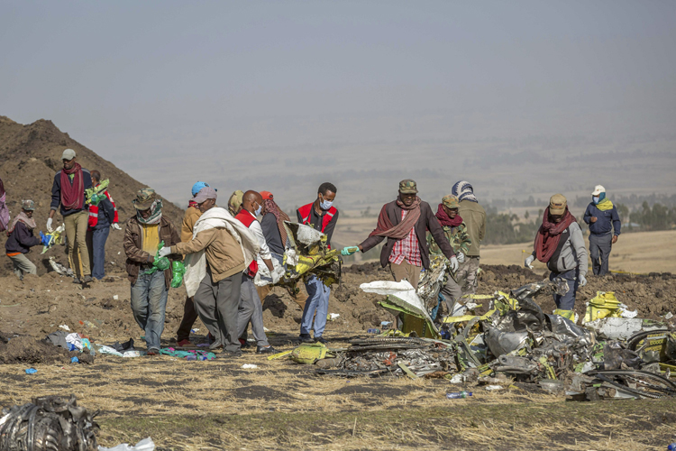 Hiện trường chiếc máy bay rơi ở Ethiopia. (Ảnh: Radarbox24.com))