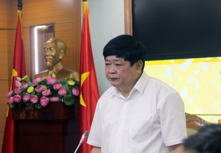 Ông Nguyễn Thế Kỷ, Tổng Giám đốc VOV phát động toàn Đài ủng hộ đồng bào bị bão lũ miền Trung. 