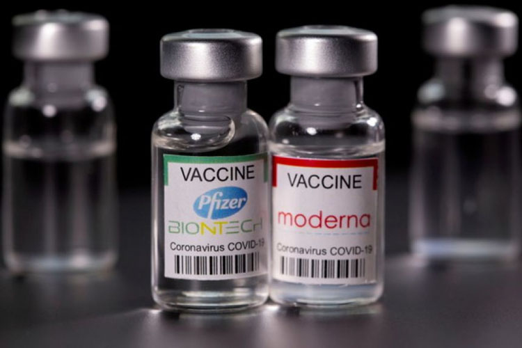 Vaccine Moderna có lẽ hiệu quả cao hơn Pfizer trước biến thể Delta. (Ảnh: Reuters)