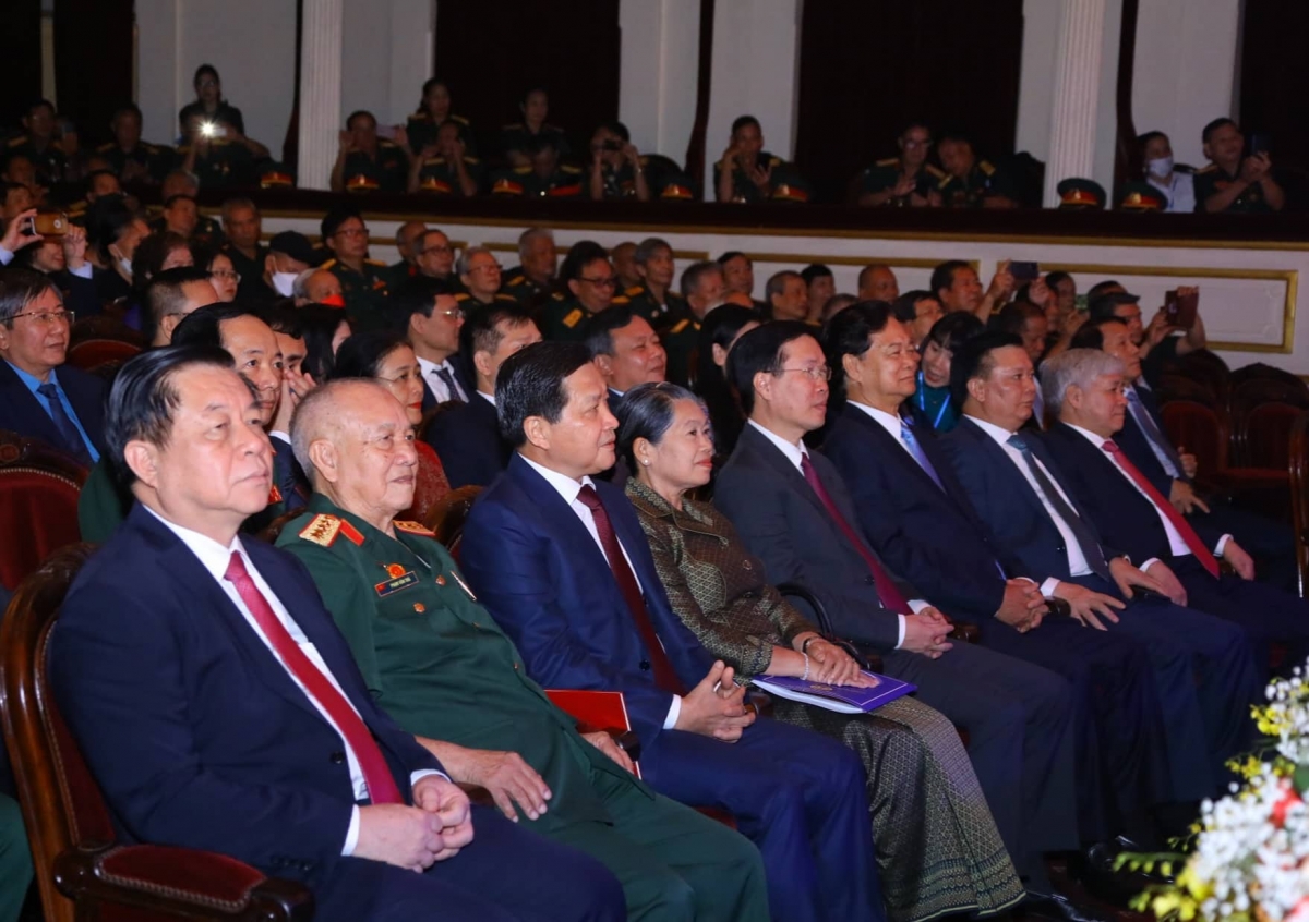 Lãnh đạo Đảng và Nhà nước hai bên tham dự buổi lễ.