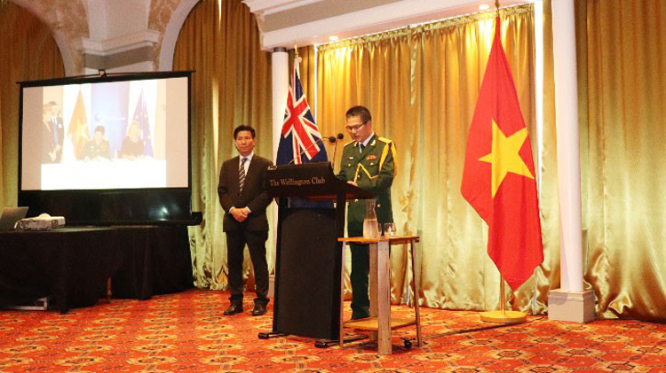 Thượng tá Trần Trường Sơn, Tuỳ viên Quốc phòng Việt Nam tại Australia kiêm nhiệm New Zealand phát biểu.