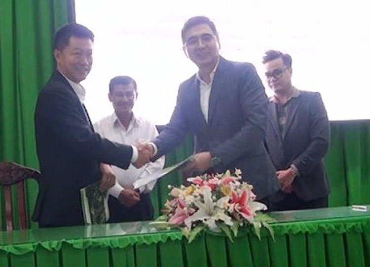 Lễ ký kết sản xuất và tiêu thụ xoài cát Hòa Lộc giữa huyện Cái Bè và Công ty LDL Corporation và Hyundai Agro (Hàn Quốc).