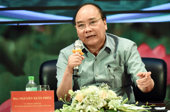 Thủ tướng Chính phủ Nguyễn Xuân Phúc chủ trì buổi đối thoại với nông dân hồi tháng 4/2018, tại Hải Dương. Ảnh: Dân Việt