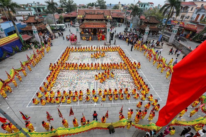 Lễ hội Phủ Dầy thu hút đông đảo du khách trong nước và quốc tế.