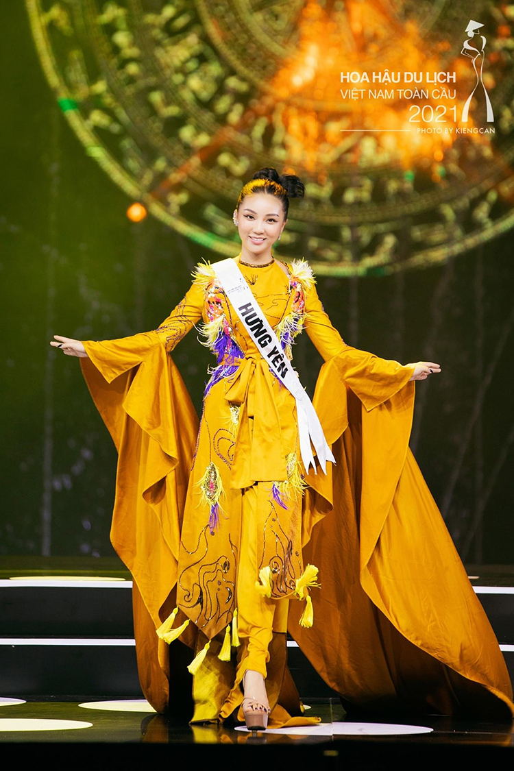Thiết kế của Hoàng Yến cho thí sinh dự thi “Hoa Hậu Du Lịch Việt Nam toàn cầu năm 2021”- Nguyễn Như Ngọc.