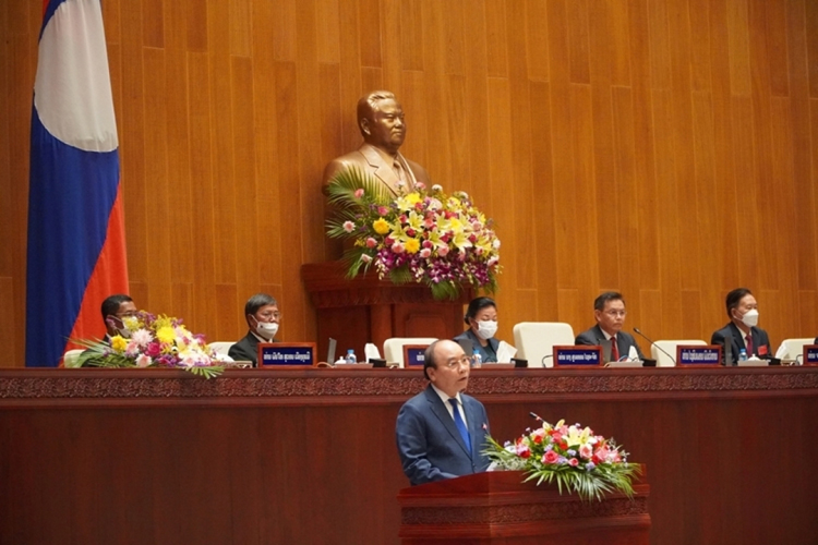 Chủ tịch nước Nguyễn Xuân Phúc phát biểu tại Kỳ họp Quốc hội Lào khóa IX.