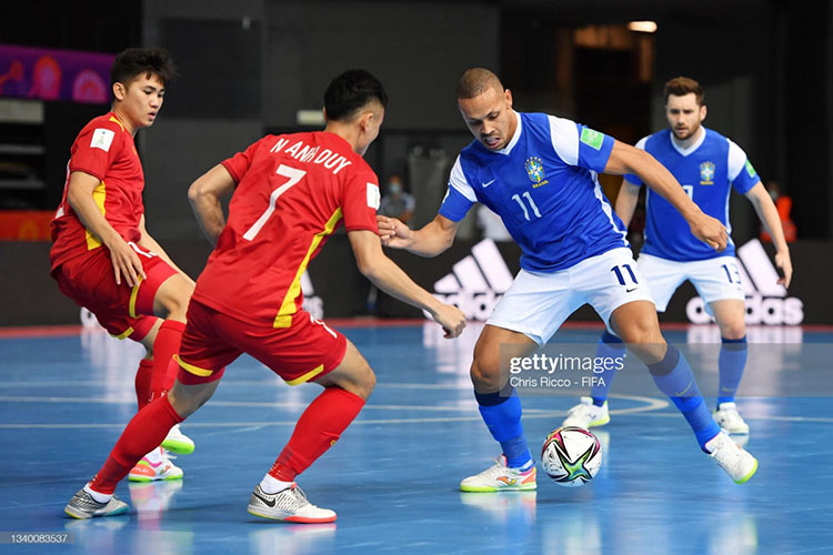 Futsal Việt Nam gặp futsal Brasil ngày 14/9/2021.