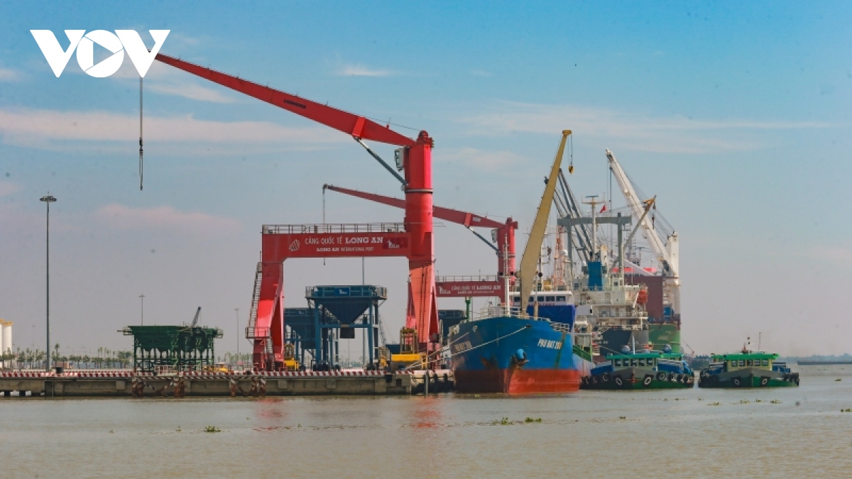 Xây dựng đội tàu trong giai đoạn ngắn hạn tính khả thi không cao kèm với đó tính mở của cảng biển Việt Nam vẫn còn nhiều vấn đề tháo gỡ. (Ảnh: Nguyễn Quang)
