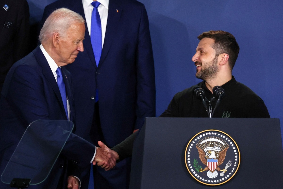 Tổng thống Mỹ Joe Biden và Tổng thống Ukraine Volodymyr Zelensky. Ảnh: Reuters