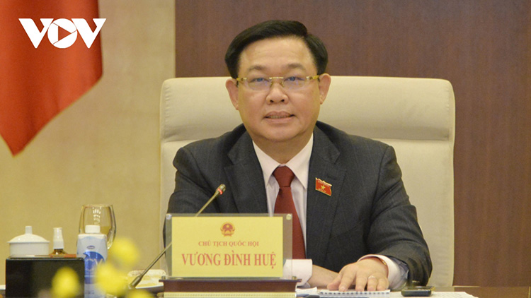 Chủ tịch Quốc hội Vương Đình Huệ chủ trì cuộc họp.