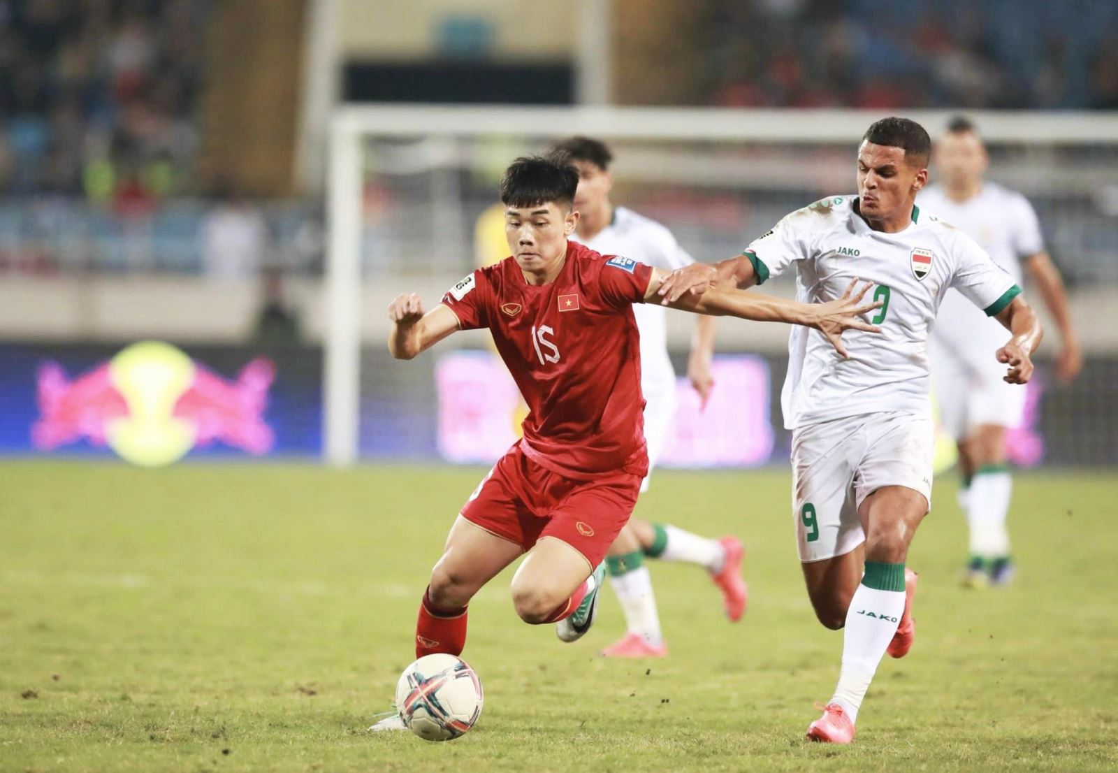Nguyễn Đình Bắc là cầu thủ trẻ có khát vọng.