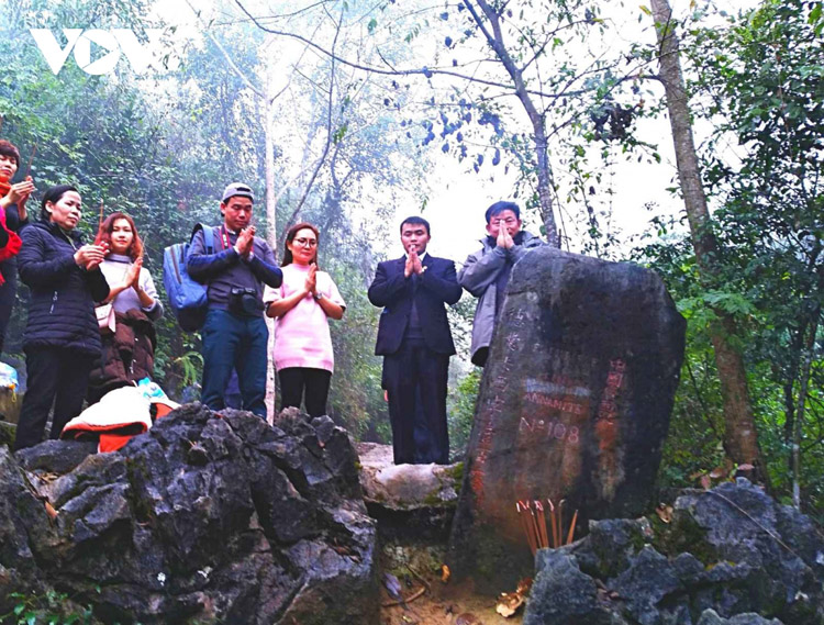 Cột mốc 108 đã trở thành một nơi linh thiêng đối với mỗi người Việt Nam.