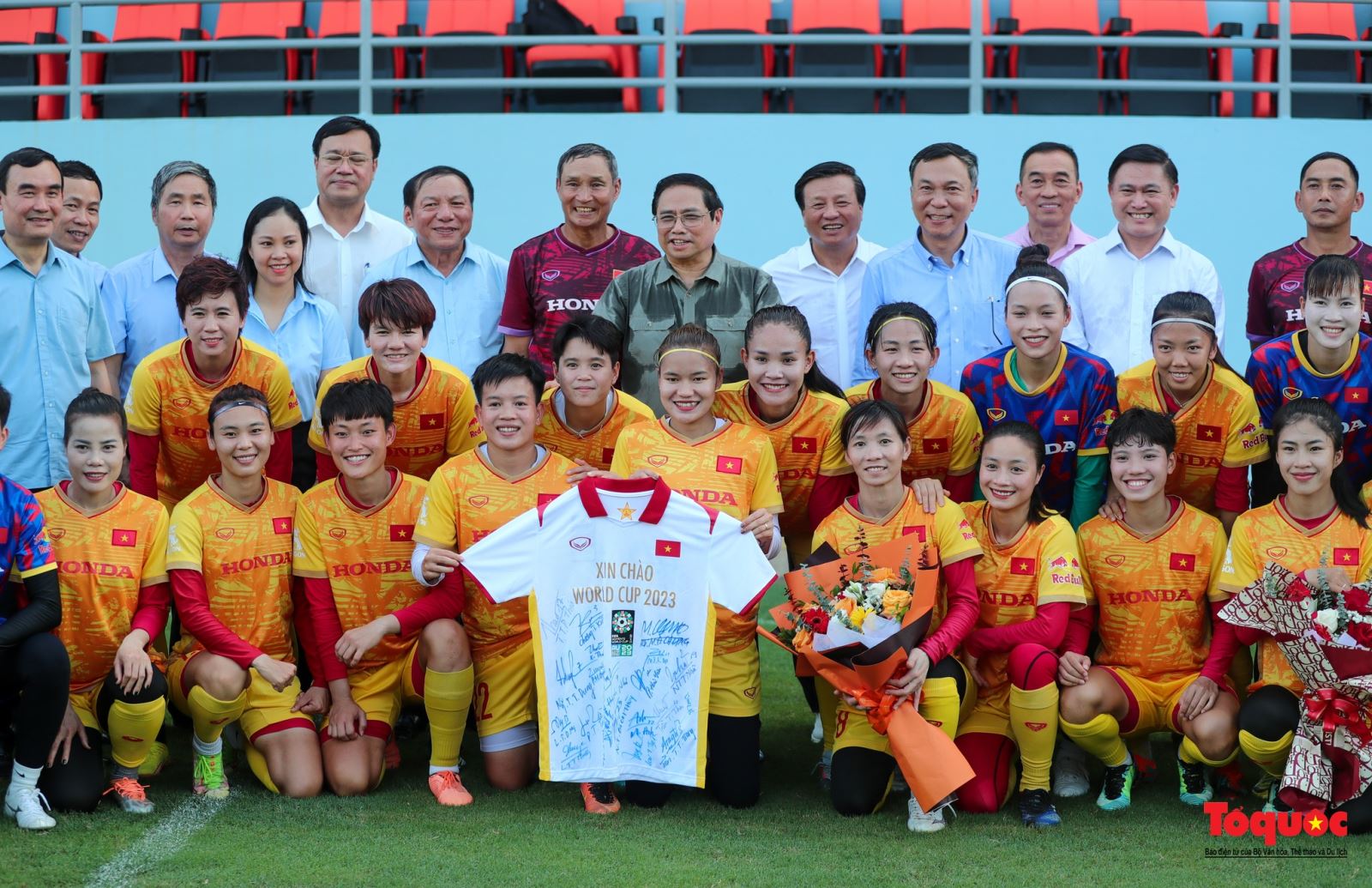Chỉ còn hơn 10 ngày nữa, thầy trò huấn luyện viên Mai Đức Chung sẽ chính thức bước vào ngày hội bóng đá lớn nhất hành tinh dành cho nữ giới. 