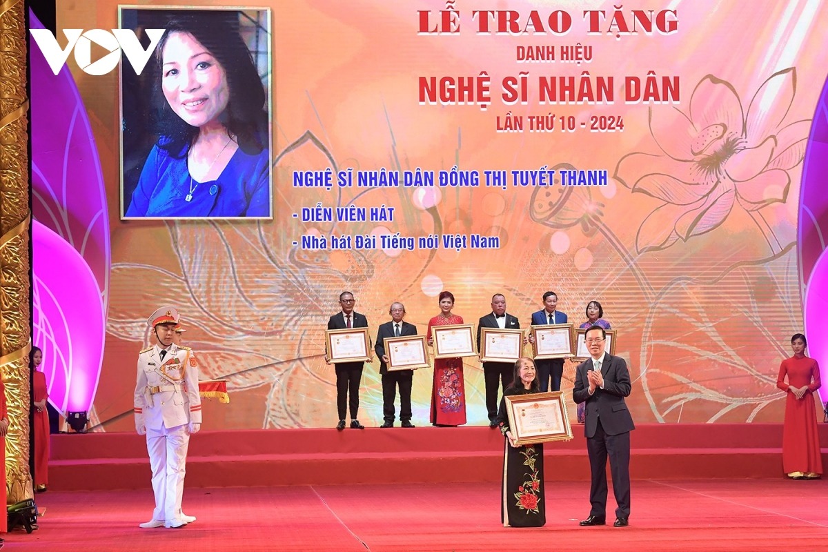 Chủ tịch nước trao danh hiệu Nghệ sĩ nhân dân cho nghệ sĩ Đồng Thị Tuyết Thanh, Nhà hát Đài TNVN.