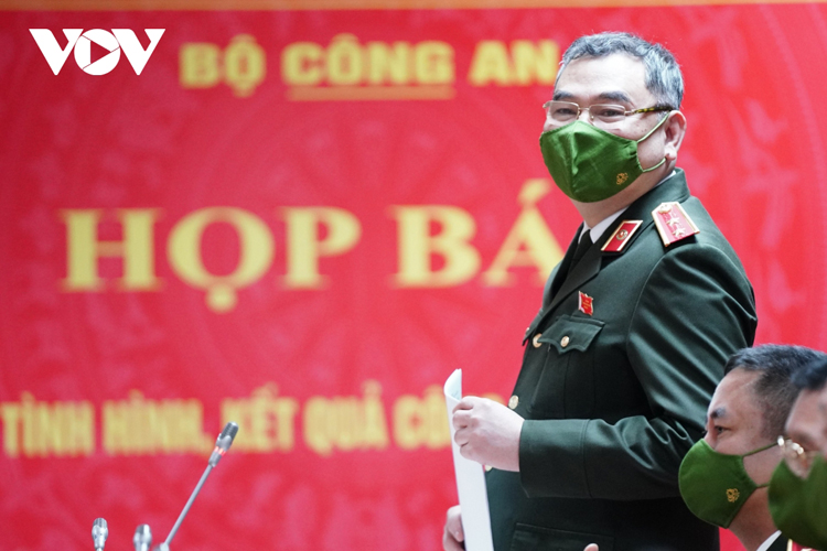 Trung tướng Tô Ân Xô phát biểu tại Họp báo.