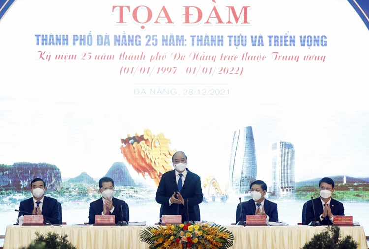 Chủ tịch nước Nguyễn Xuân Phúc dự Tọa đàm Thành phố Đà Nẵng 25 năm: Thành tựu và triển vọng.